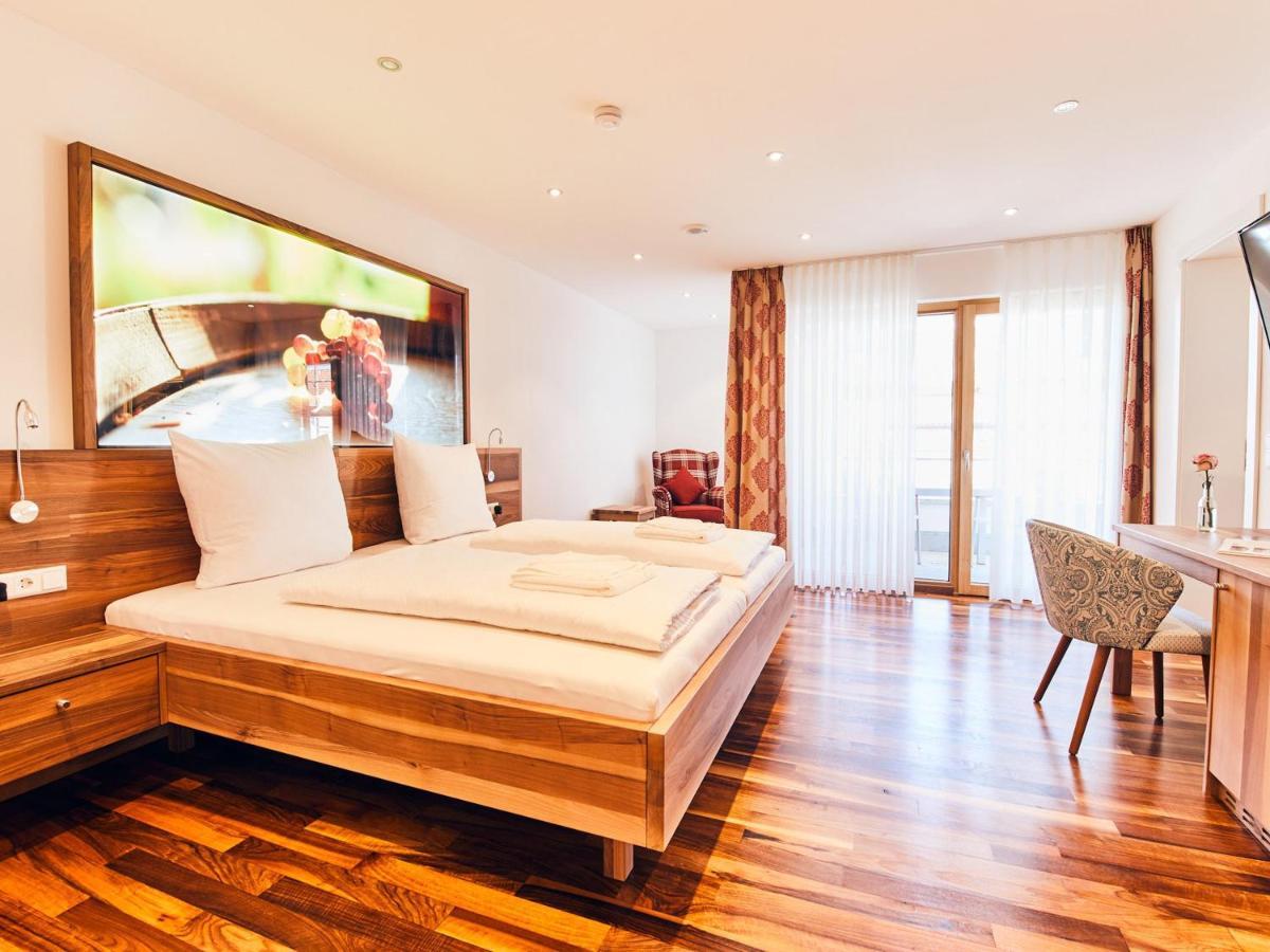 Hotel Hornstein - Weingut, Vinothek & Gastronomie Nonnenhorn Eksteriør billede