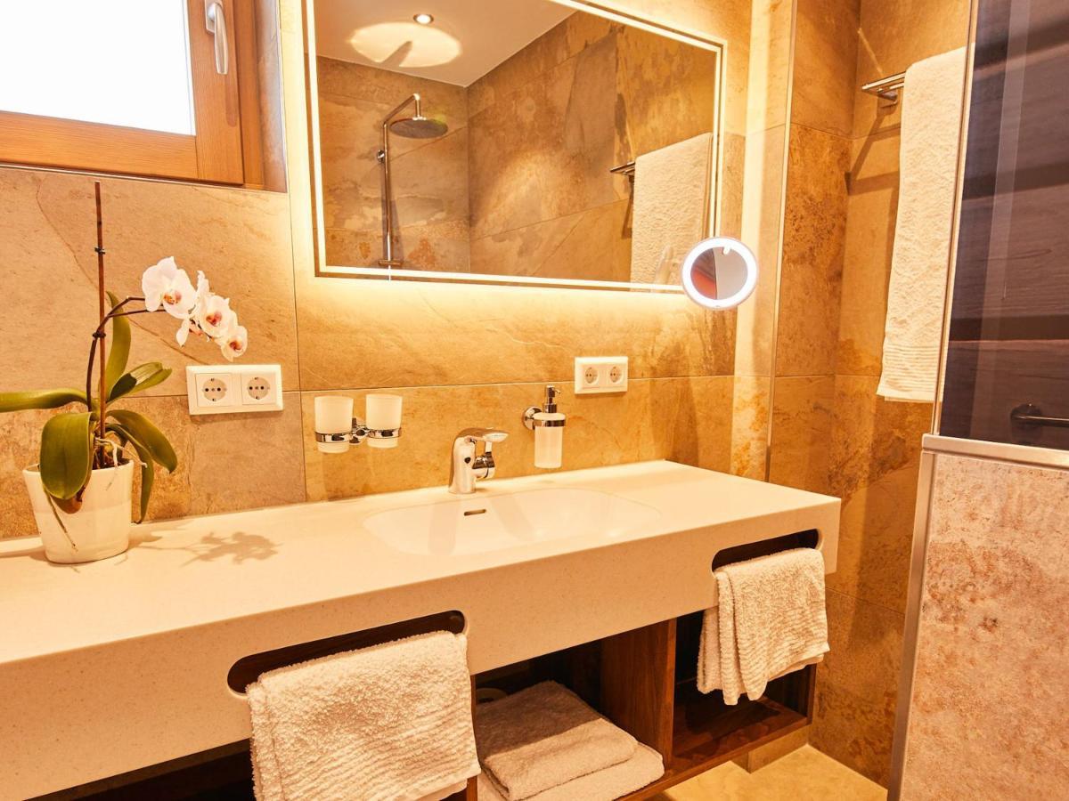 Hotel Hornstein - Weingut, Vinothek & Gastronomie Nonnenhorn Eksteriør billede